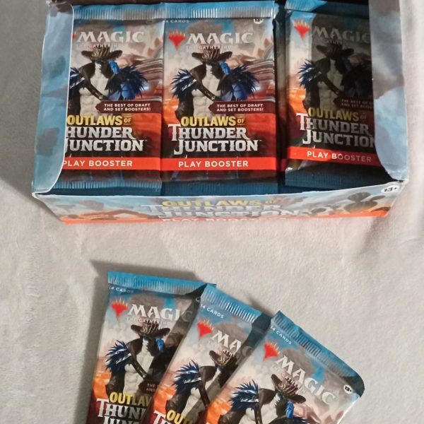 🧙♂️ OUTLAWS OF THUNDER JUNCTION – PLAY BOOSTER PACK
